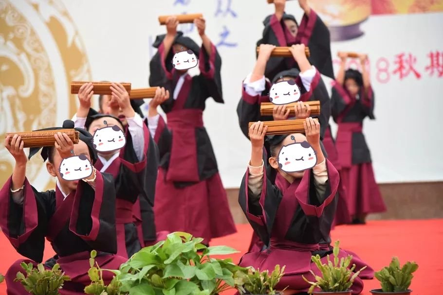 激动！成都七中要来宜宾修校区，宜宾开启学校大pk模式！