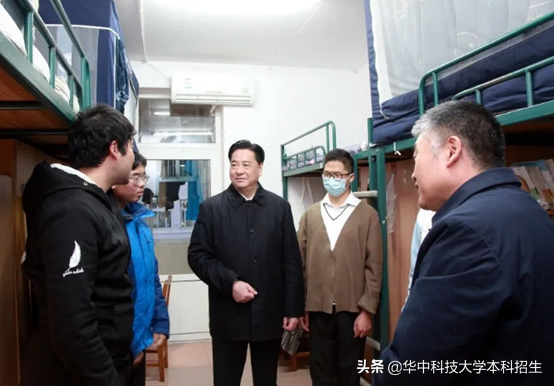 神仙配置！坐拥36个食堂和4个地铁站，湖北“最壕”大学来了！