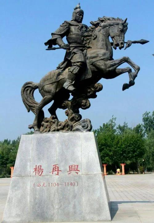 千古猛将杨再兴：铁甲映寒光，英姿慑敌胆