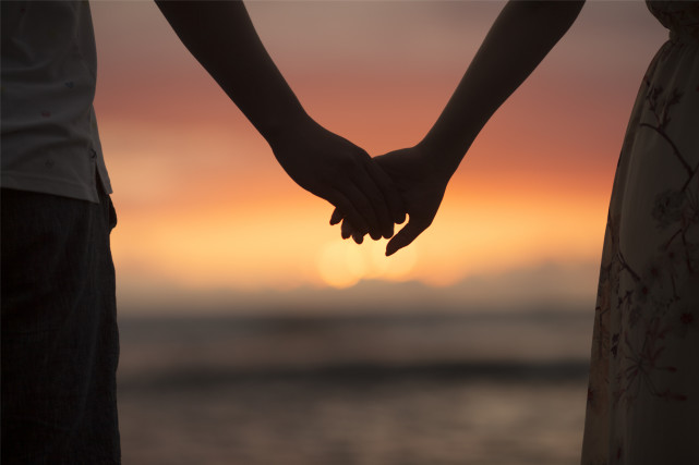 ����֮�俿ʲôά�ָ��飿������ѧ�ĽǶȸ�����𰸣�ֵ��˼��