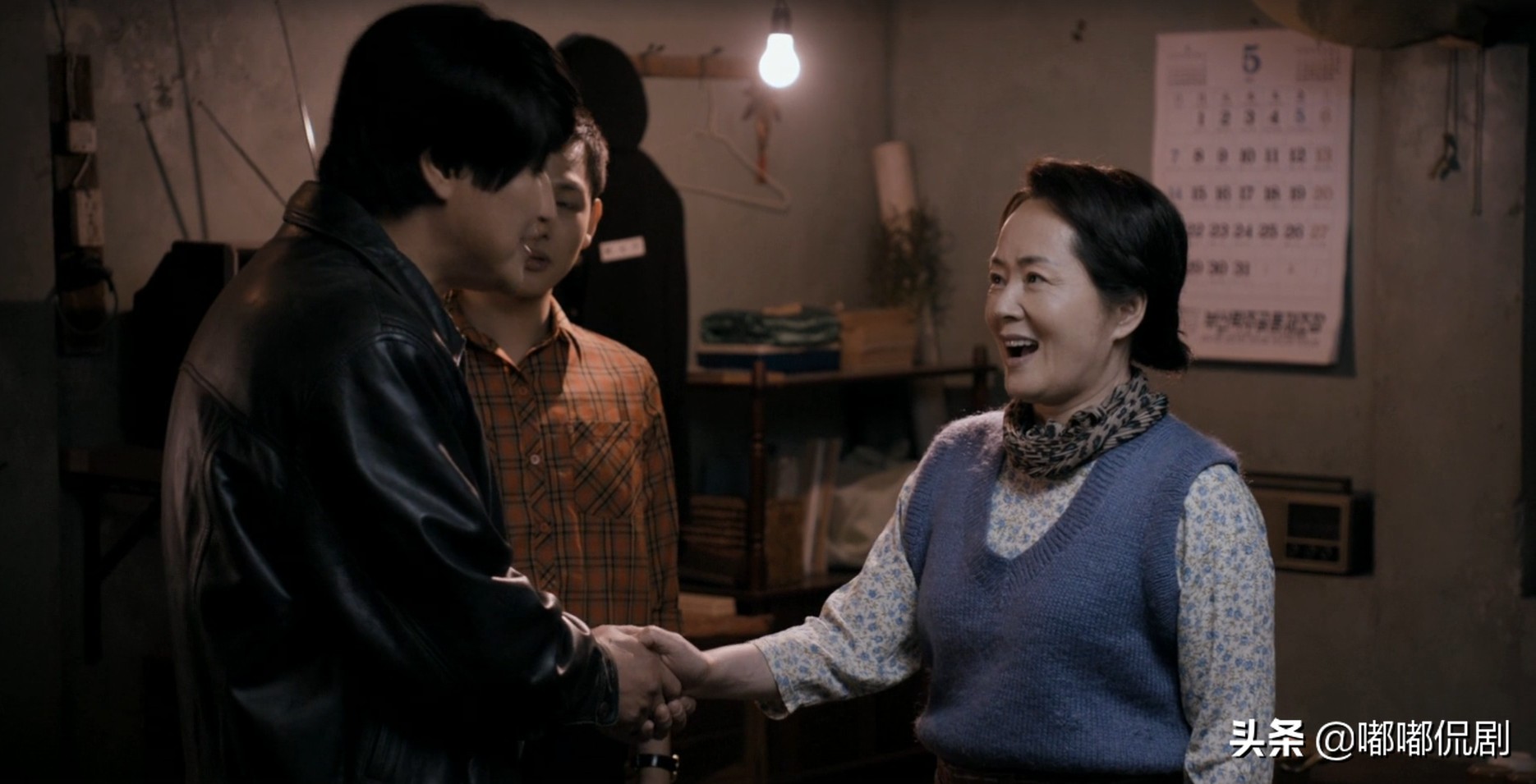 但至少他是唯一一个敢和魔鬼刑警车东英当面硬刚的人