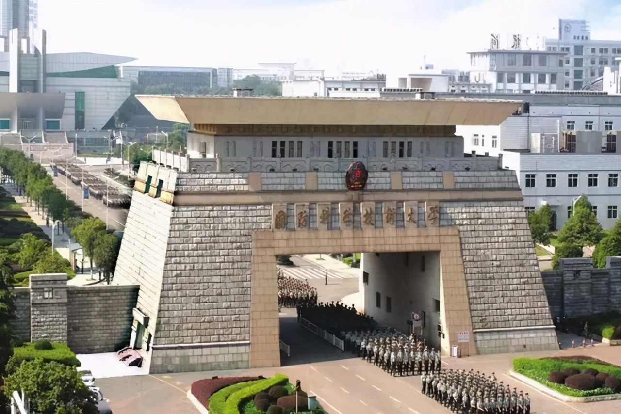 26所军校面向应届生招考，考上“不花钱”，走过路过别错过