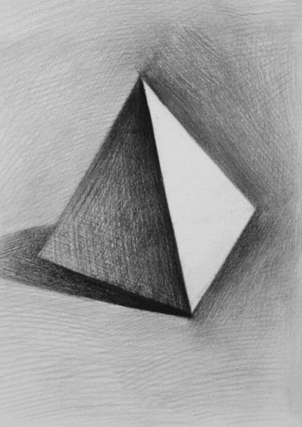 三角形构图素描静物图片