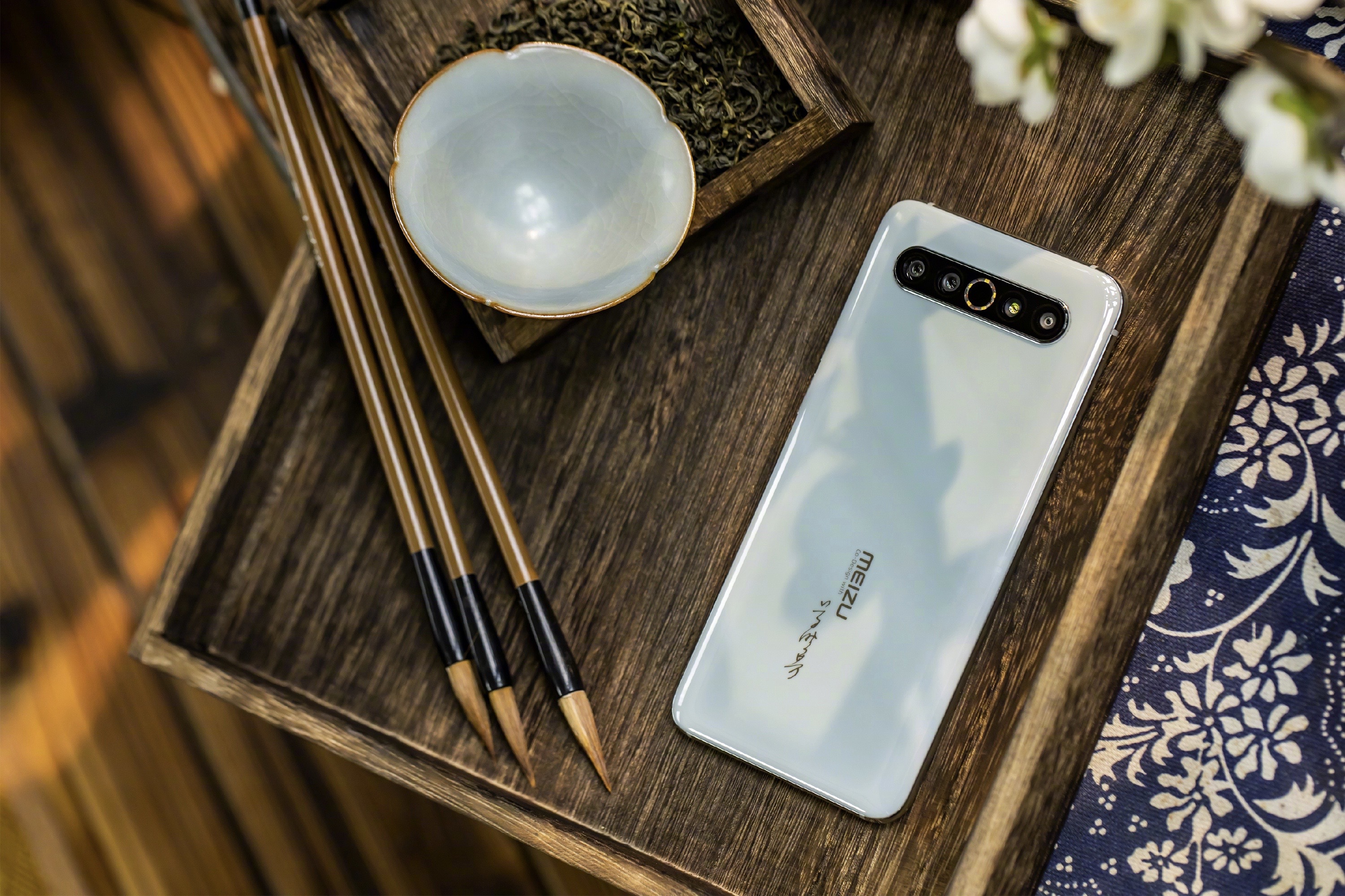 矩阵摄像模组成新潮流，横排摄像模组成另类：2020年仅魅族、TCL