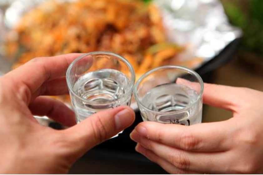 参加酒局，不会说敬酒词可不行，记住4句，任何场合都能用上