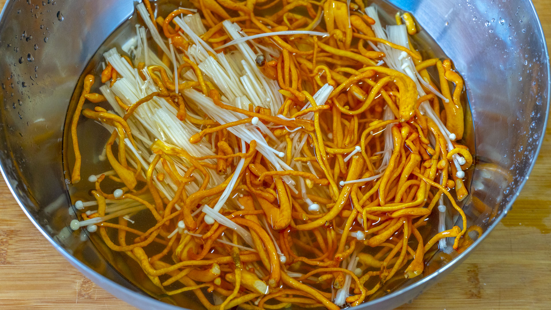 天冷了，这道汤多给家人喝，汤鲜肉嫩，做法简单，顺应时节好过秋