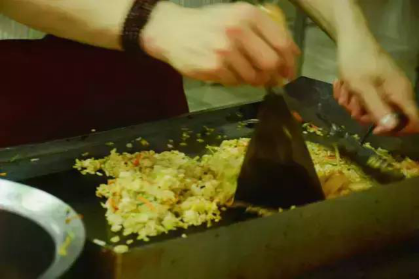 火了！江苏“高颜值”大学：坐拥空调宿舍，出门就是地铁，小龙虾吃到爽！