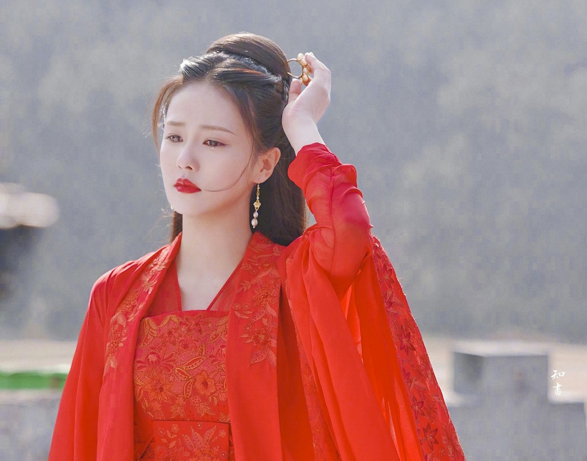 3年演了9个女主角,被于正力捧的"一姐",为何还没大火?