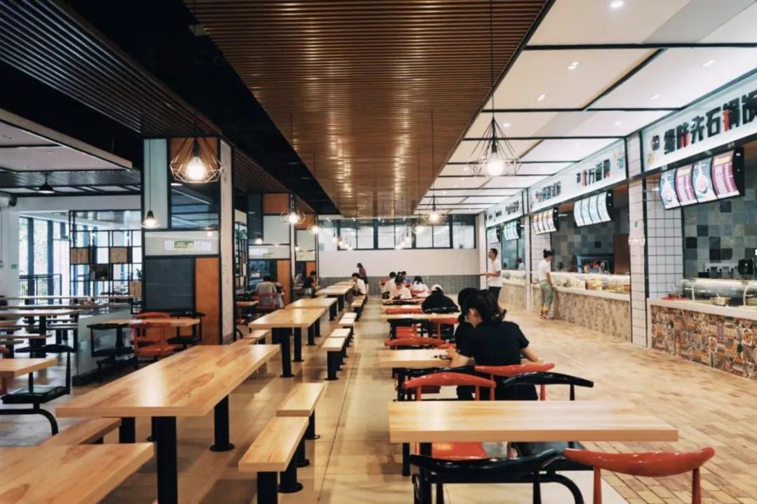 重庆这所高校：坐拥四大校区，出门就是地铁，食堂宿舍堪称