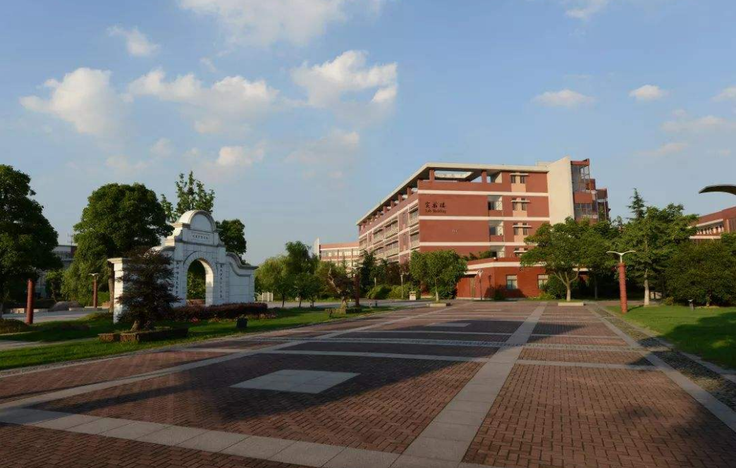 新千年之后的无锡教育，从两个县中的崛起谈起