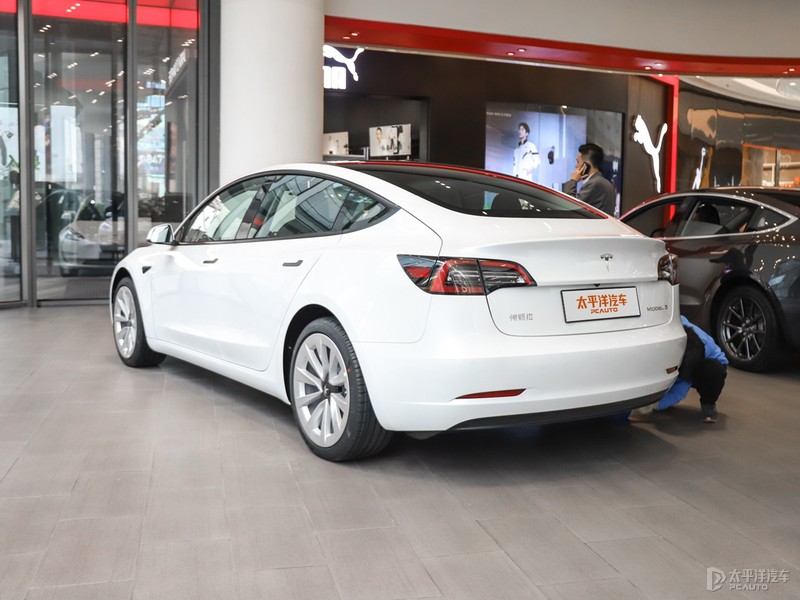 特斯拉到底好在哪？同事们试了Model 3/Y后，说出了这些感受...