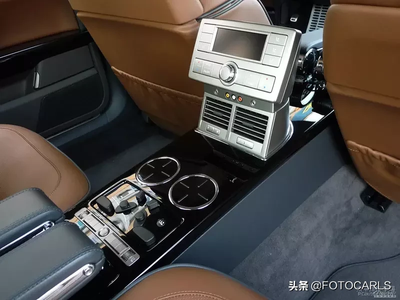 4座版大众辉腾6.0L W12实拍,售价241.2万,不是迈巴赫请绕路