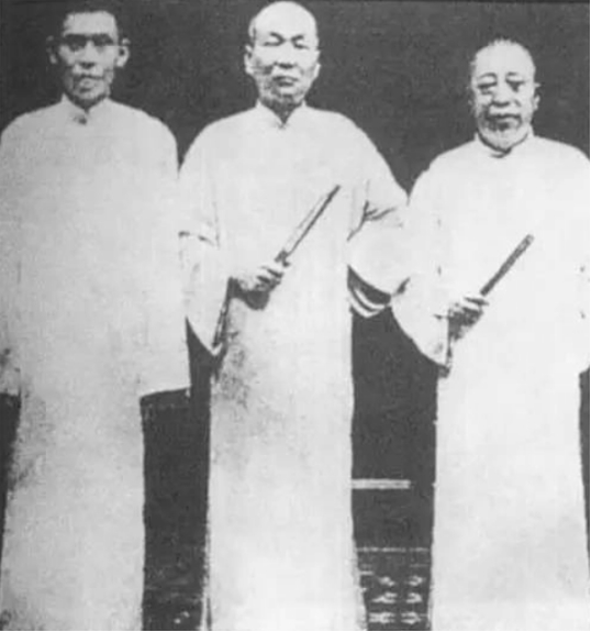兄弟绝交后面对张啸林冷嘲热讽，杜月笙说出了流传甚广的江湖名言