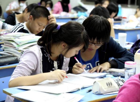 高考结束后，才发现“火箭班”和“普通班”的差距，选错悔不当初