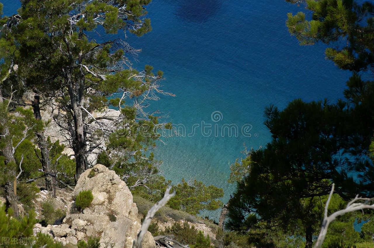 2020年高考英语全国卷（I、II、III）中的文化意识分析与启示