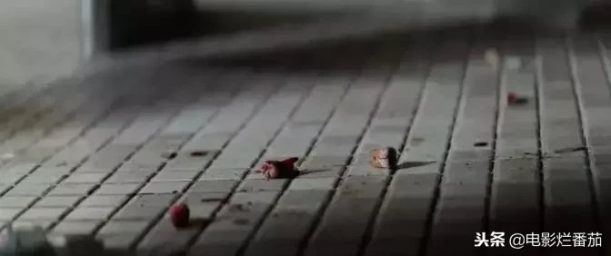 这个自带bgm的男人回归,让人看得一身鸡皮疙瘩!