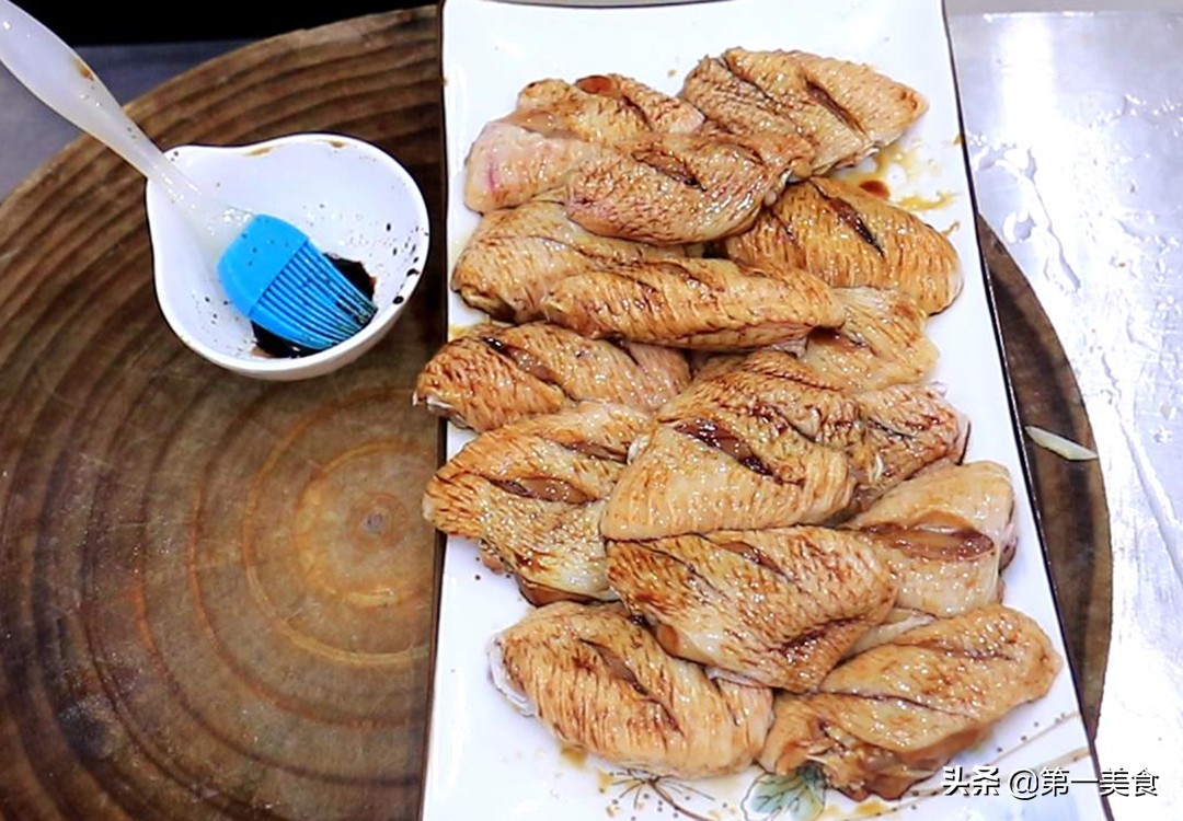 家常可乐鸡翅（学会这个可乐鸡翅的做法香甜不腻天天想吃）