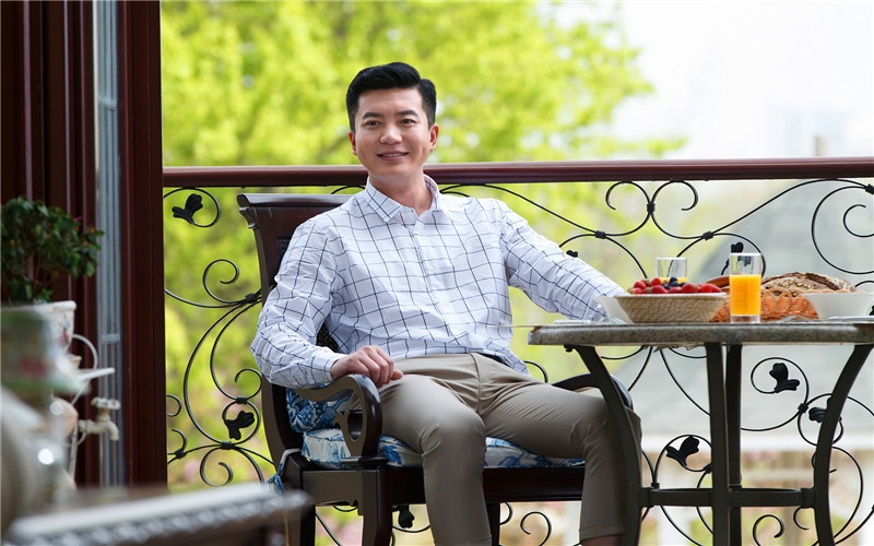 手里没有资金，为什么有些中年人还是想着去创业呢？分析一下