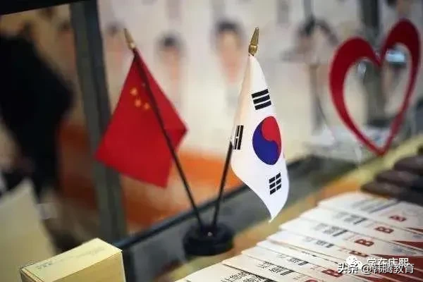 被誉为韩国最美校园，多部韩剧取景地，走进世界名校——庆熙大学