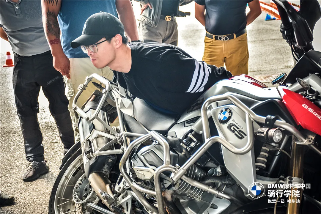 宝马摩托车骑行学院悦驾一级培训之福州站花絮