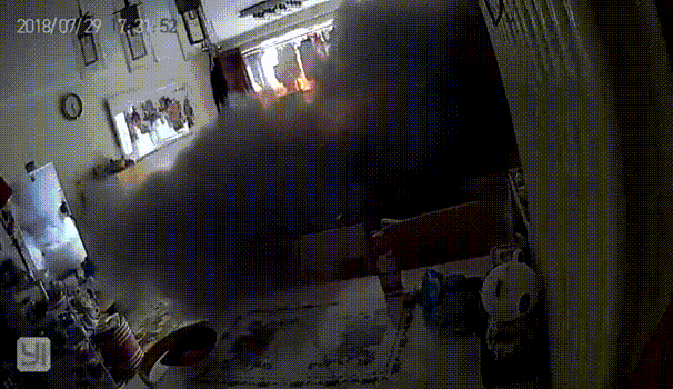 突发！一大学宿舍楼，浓烟滚滚！