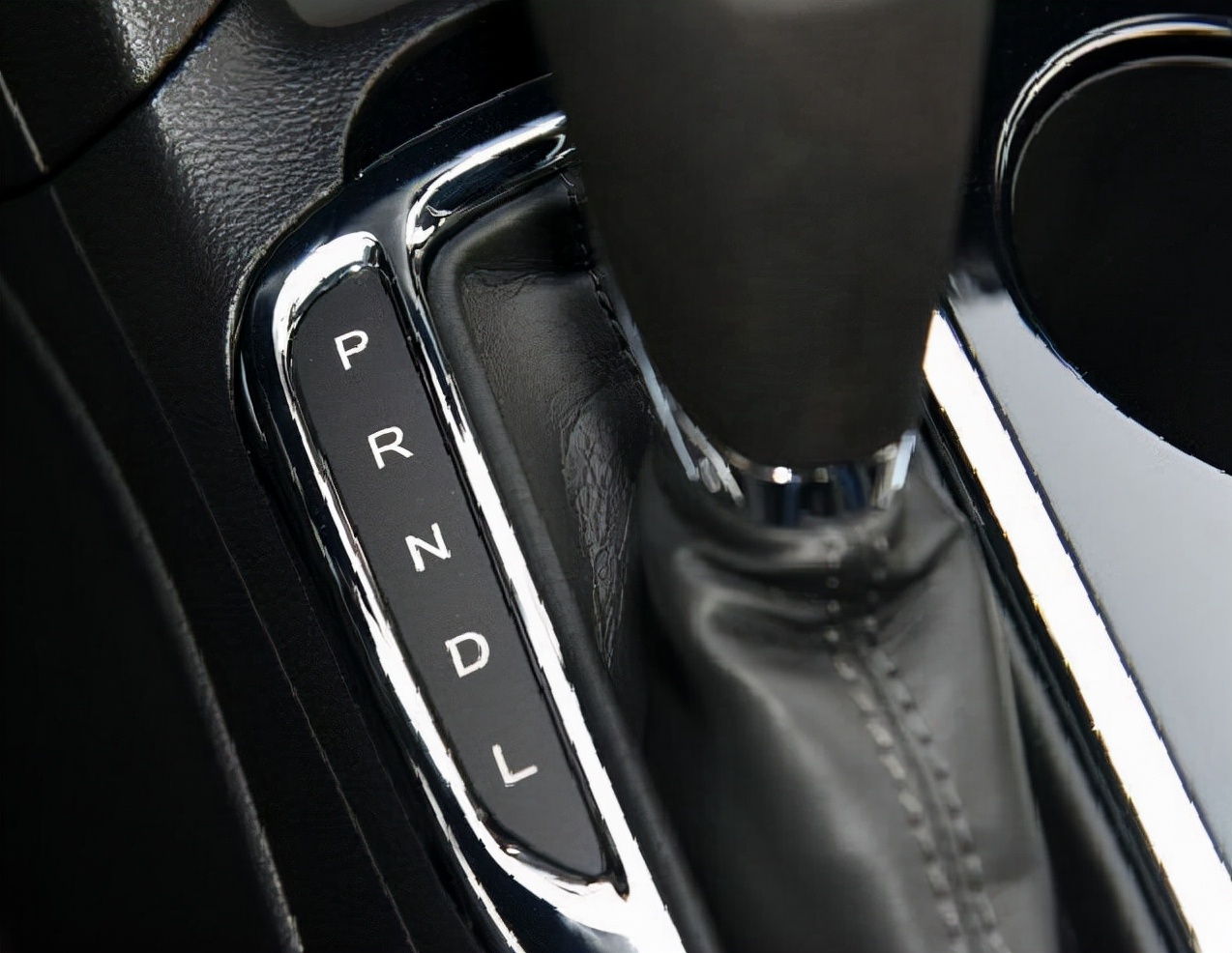 自动挡汽车上的s和l挡,到底有什么用?90%的车主不知道