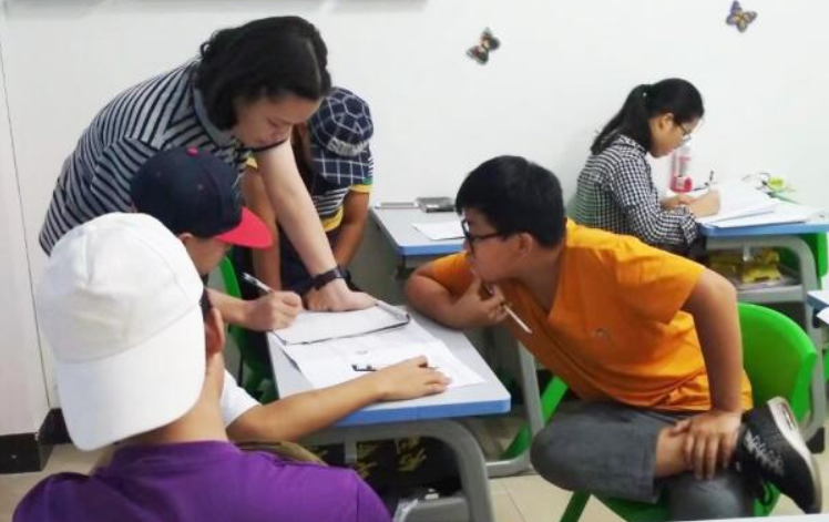 中小学或许不能上补习班了？有人欢喜有人忧，教育部给出说法