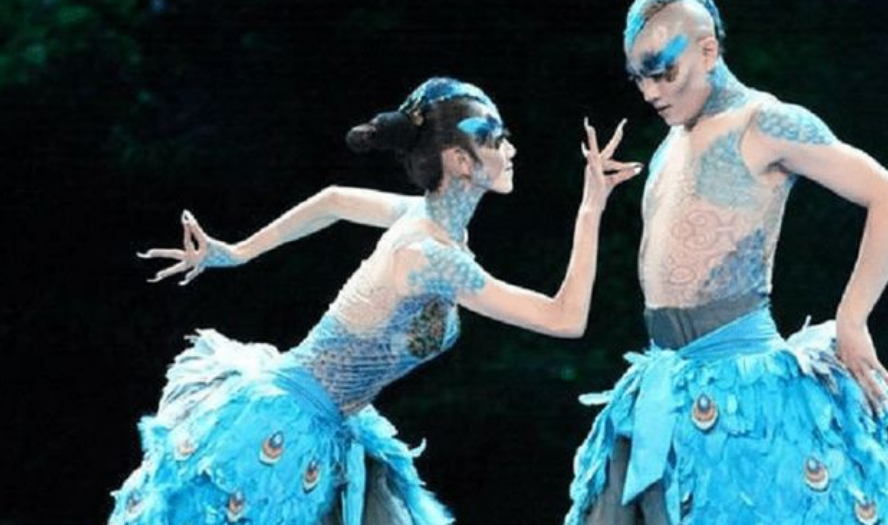 46岁“巨婴”郭冷：除了跳舞，连衣服都不会洗，年入百万无人敢嫁