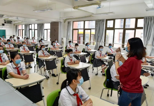 英语“用处”并不大，将其踢出高考呼声越来越高，教育部这样回复