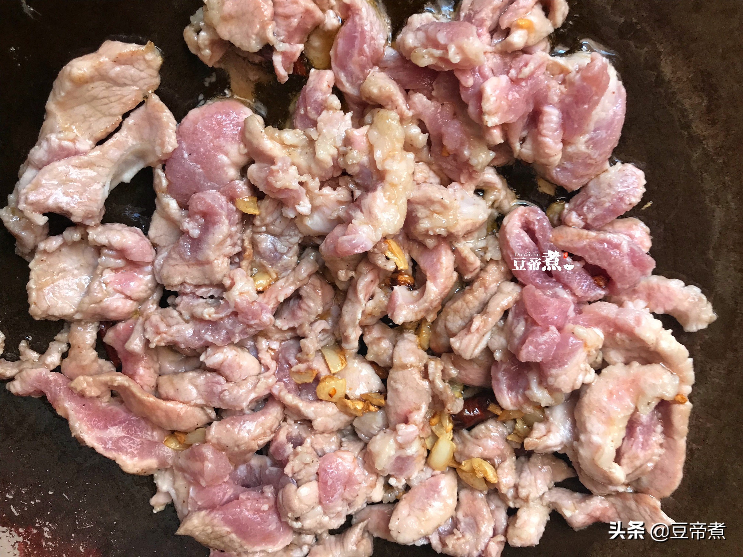 此菜便宜又好吃，经常吃能预防感冒，还壮阳补阴，东北老铁都知道