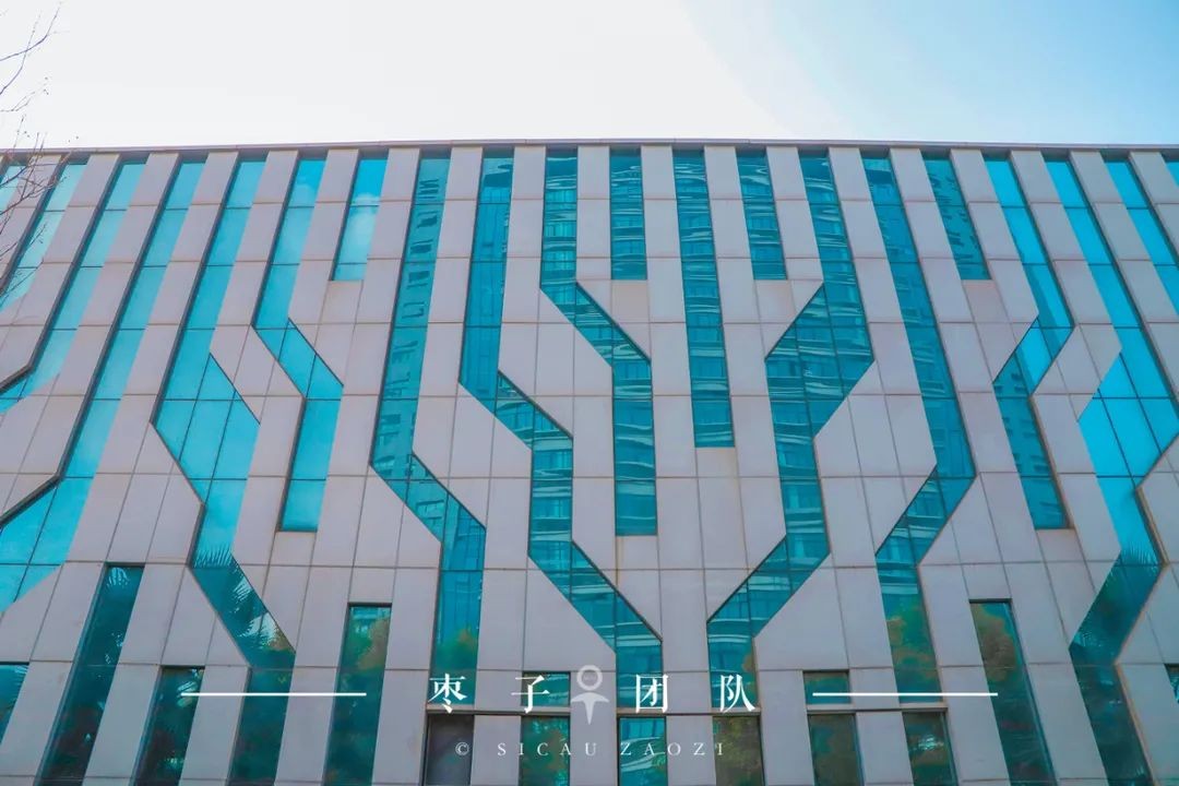 占地4500亩，坐拥3个校区，四川这所“双一流”火了，依山傍水风光绝美！