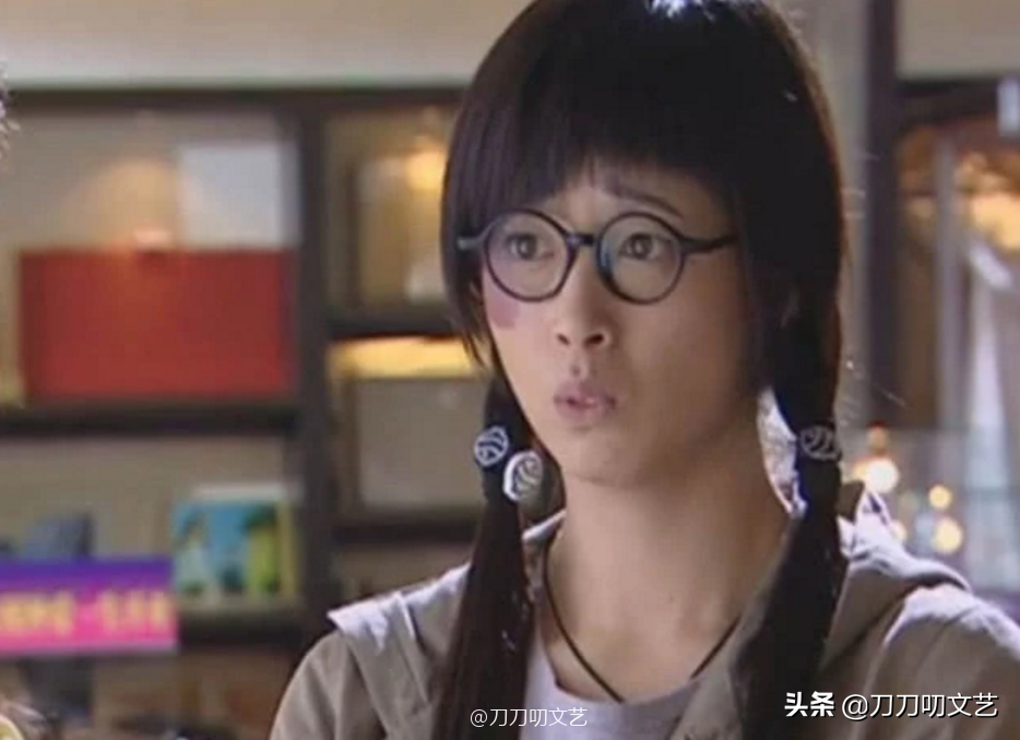 赵今麦扮丑太敷衍？对比杨幂热巴丑女造型，不是越丑演技就越好