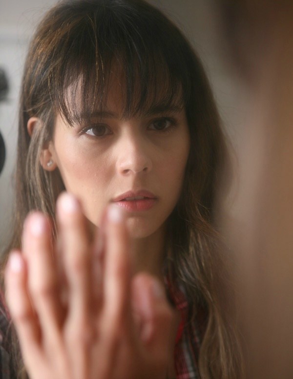 《黑暗面》镜子后是密室,密室有一双眼睛,三女一男,谁最阴暗?