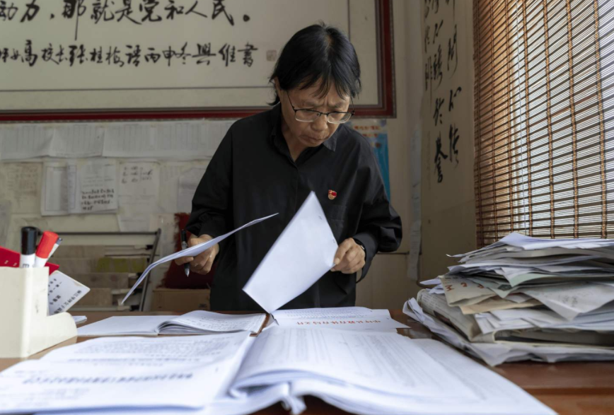 华坪女高校长张桂梅,被写进《简史》,她用行动诠释何为师者仁心