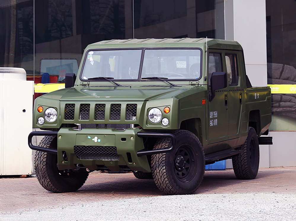 北汽勇士皮卡版新车,外观酷似悍马,汽油柴油都有,国六 四驱