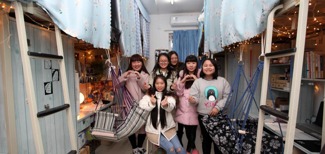 某大学推出“夫妻宿舍”，让学生夫妇同住，单身狗流下羡慕的泪水