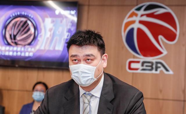 为什么nba中国人少(美记：中国14亿人为何找不到5个会打篮球的？姚明一番话怼得漂亮)