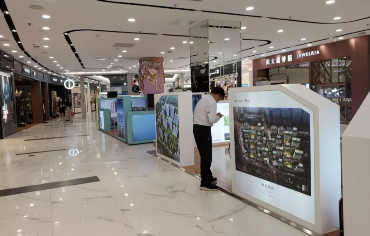 房?jī)r(jià)正在加速分化！北京樓市，最魔幻的一幕出現(xiàn)了