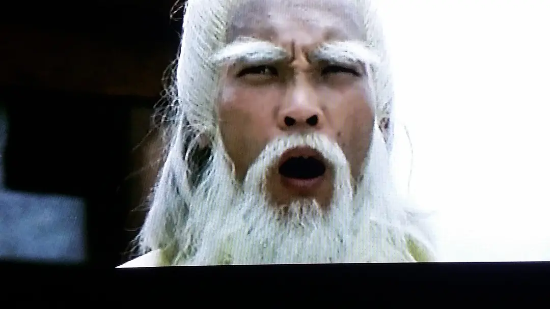 1977年,两大腿王合作拍《鹰爪铁布衫》:捏碎鸡蛋的镜头记忆犹新