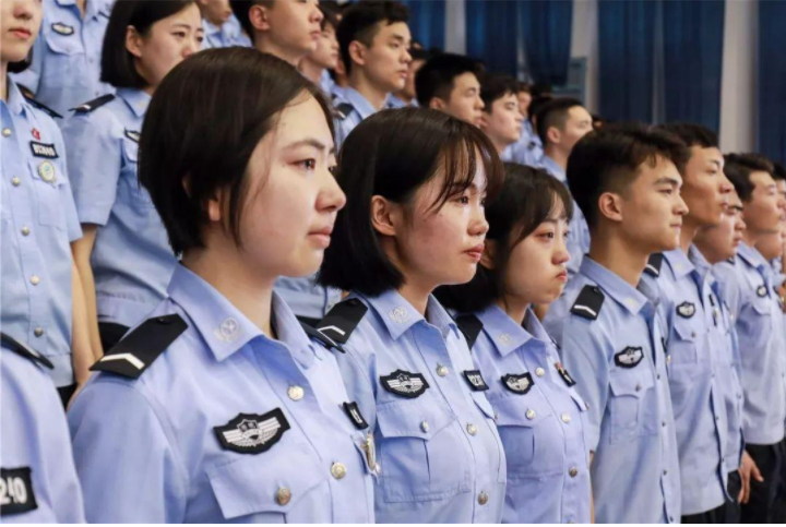 4所毕业生直接“躺赢”公务员的大学，专业也很吃香，就业不用愁