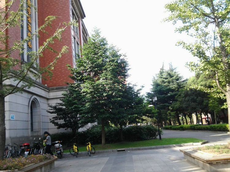 走进上海理工大学