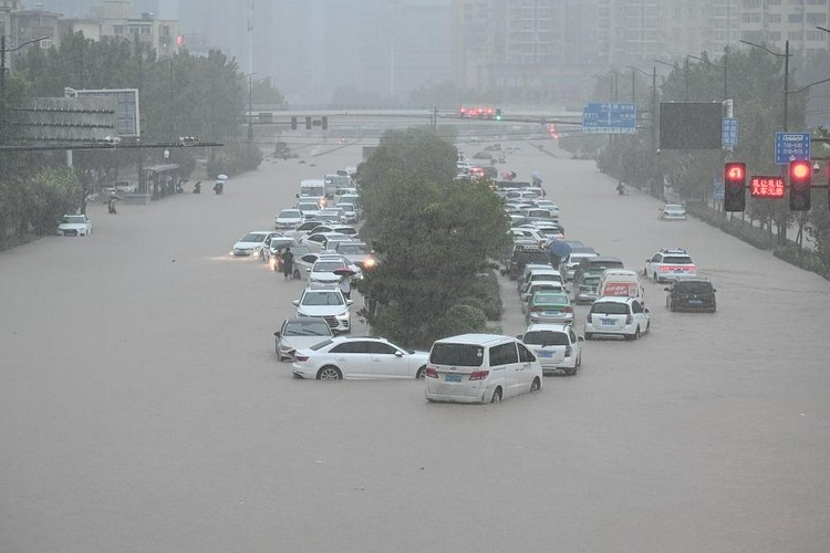 内陆城市河南为何成为降雨中心，台风“烟花”还会带来哪些影响？