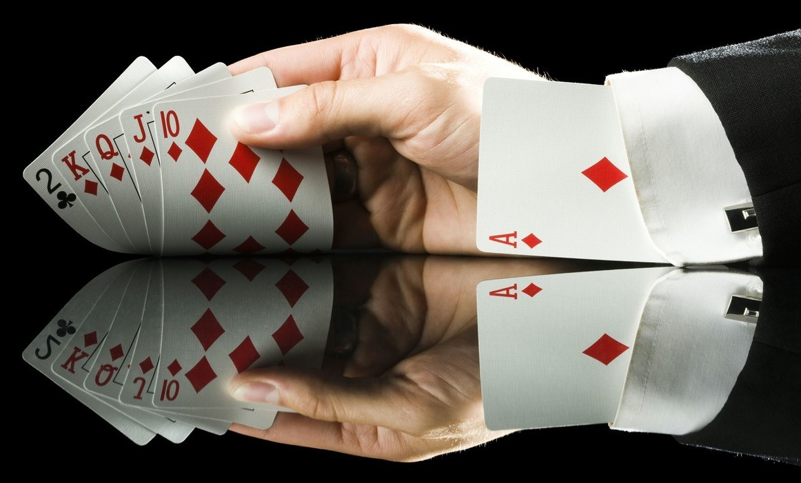 赌博拘留不止15天，涉嫌赌博罪的最高坐牢3年！