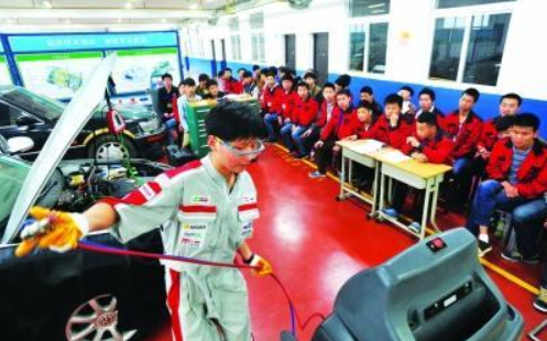 “宁读烂高中也别读职高”，3年后差距明显，家长：还好没选错