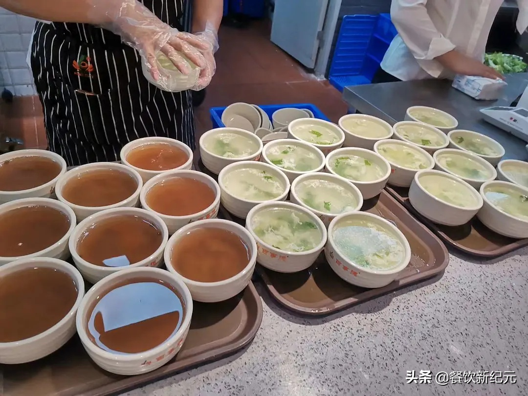 看完深圳华为的食堂后，才明白读书真的有用，后悔当初没认真学习