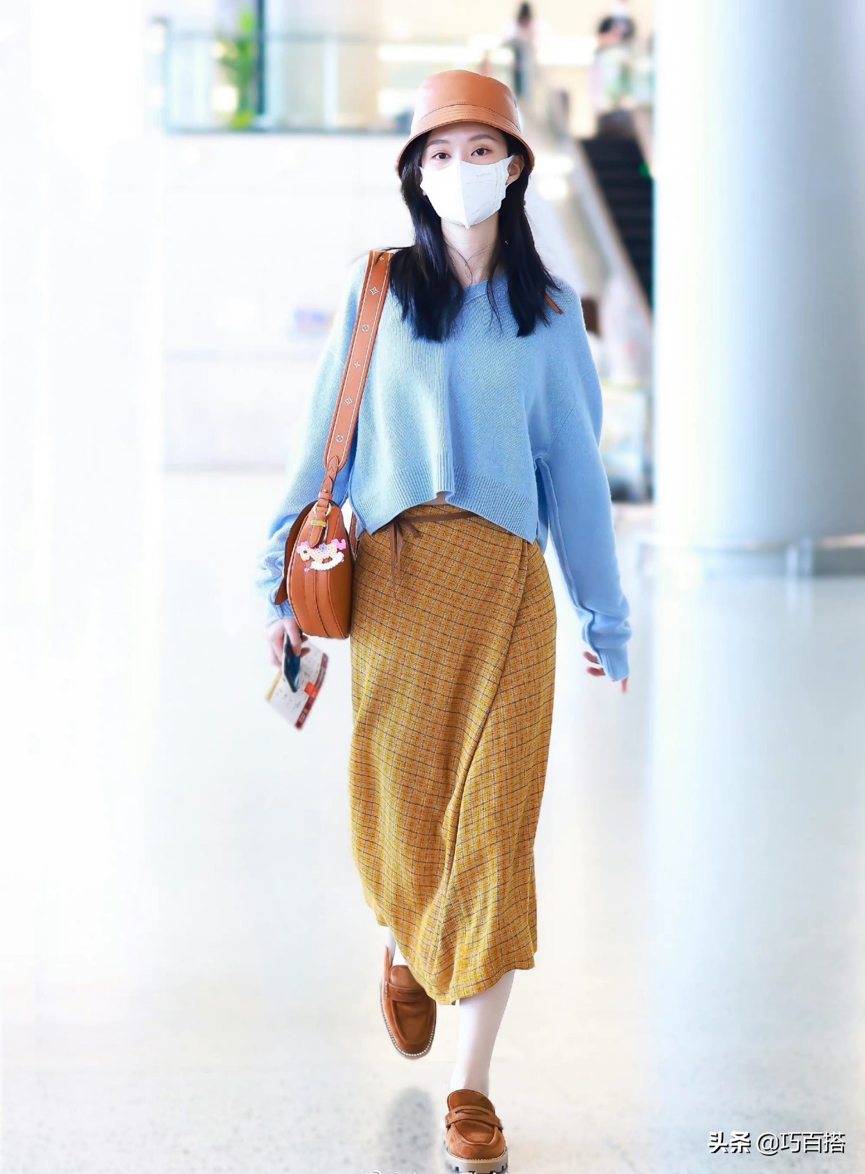 听我说，今年秋季想要变时髦，就试试这个元素，杨幂舒淇都在穿