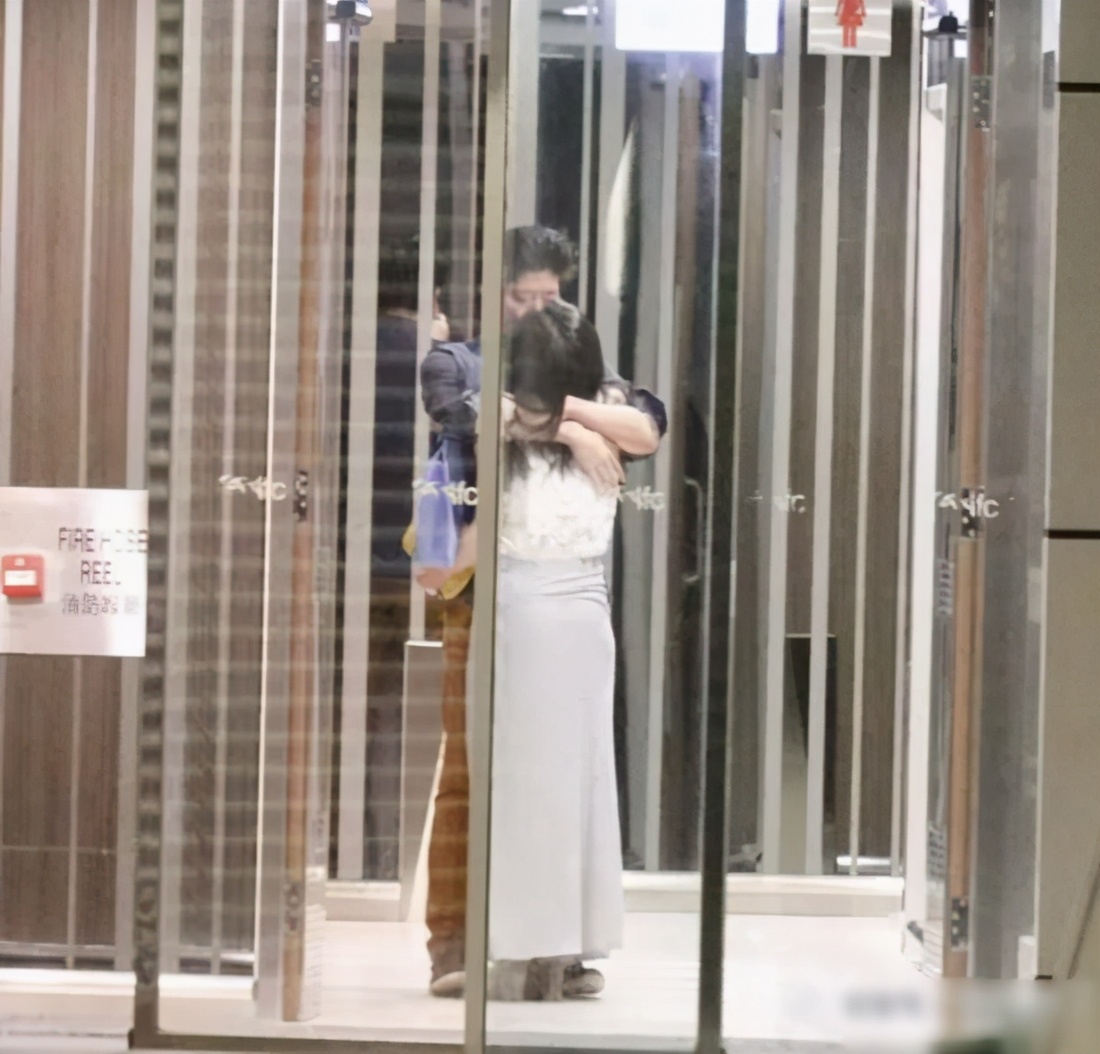香港针织大王，小三烧炭自杀孙女遭遇绑架，270亿家族豪门恩怨