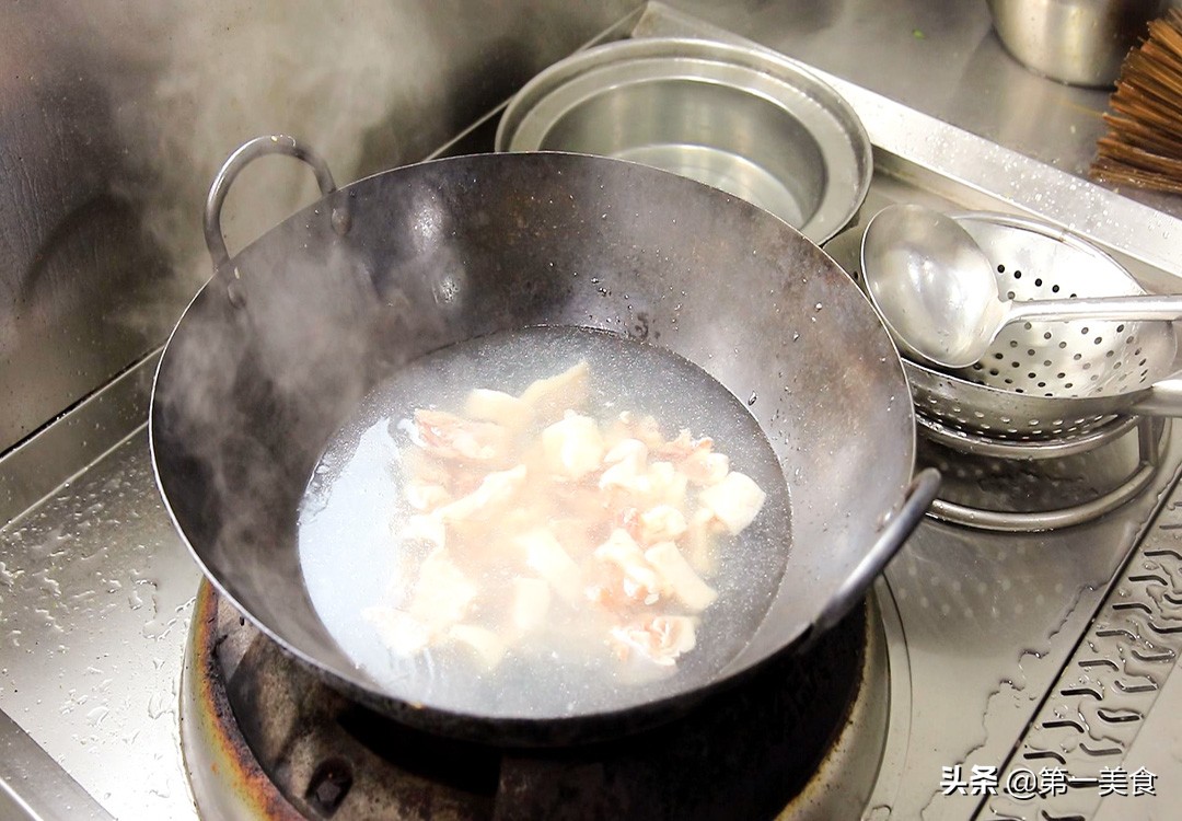 啤酒鸭怎么做好吃（鸭肉不腥不柴这才是啤酒鸭的正宗做法）