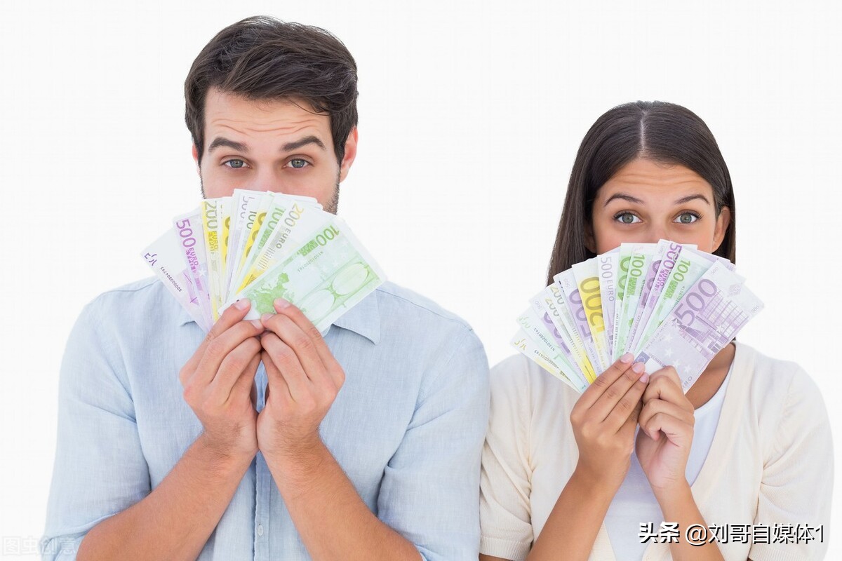 为啥别人做自媒体赚的钱比你多，到底差距在哪里，揭秘背后原因