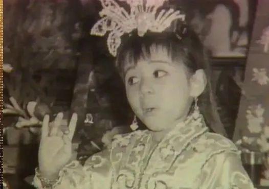 她是百变天后，被誉为“香港的女儿”，18年过去我们永远忘不了她